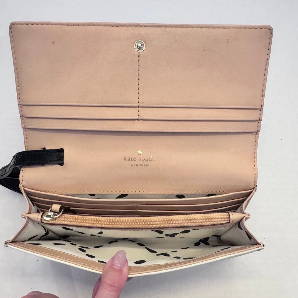 Kate Spade White Leather Long Wallet Wristlet with Black Bow Strap